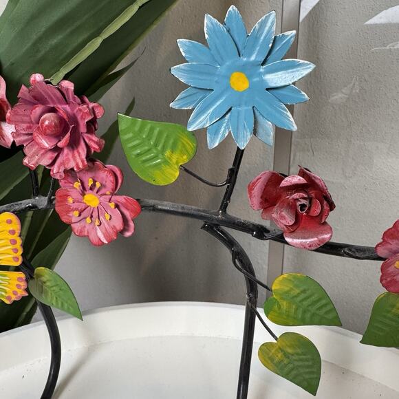 Floral Wall Rack - Picture 7 of 9